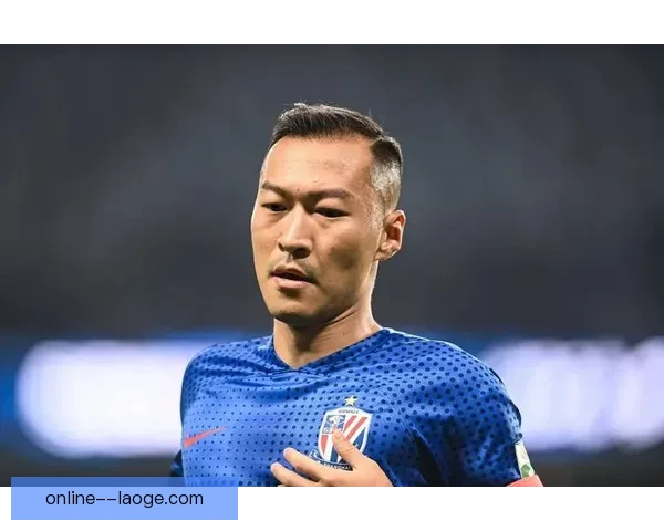 吴曦老将稳守中场以经验点燃斗志为球队再续荣耀新篇再启新征程梦